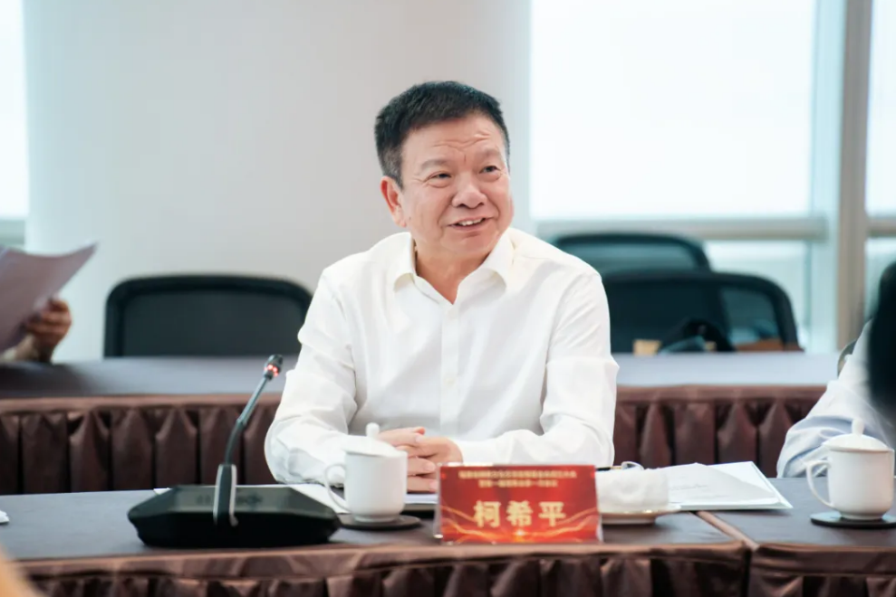 6389000609597979635071804